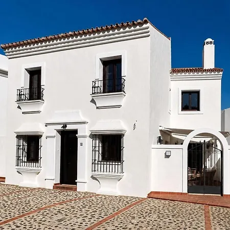 Encantador Adosado De Estilo Andaluz